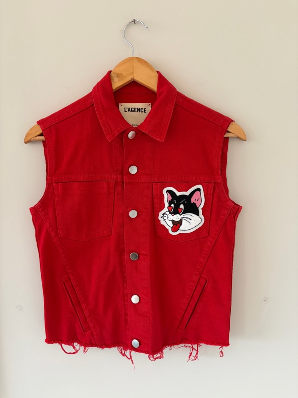 NEW L'AGENCE Slim Fit Red Sleeveless Janelle Denim Jacket with Cartoon Cat Patch